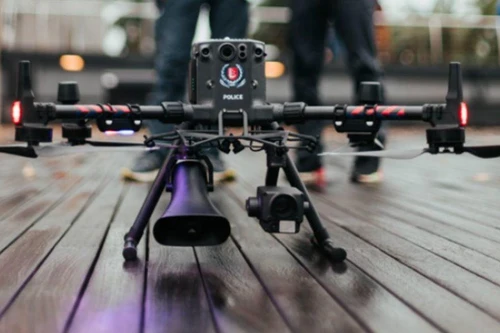 Cảnh sát Singapore đổi mới công nghệ bằng máy bay không người lái