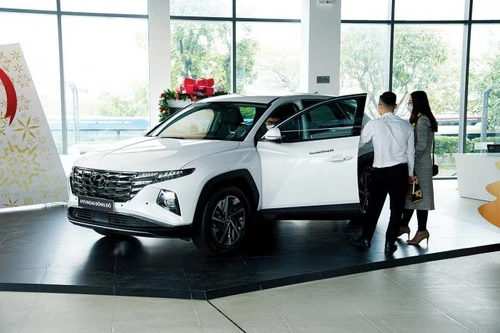 Thị trường ô tô cận Tết vẫn trầm lắng 