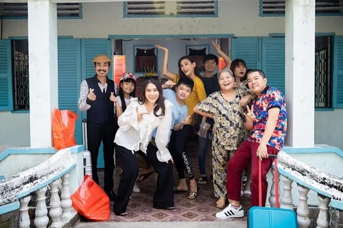 Siêu mẫu Võ Hoàng Yến tái xuất phim ảnh sau 17 năm vắng bóng 