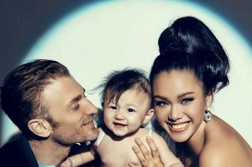 Ca sĩ Phương Vy tiết lộ từng bị “sốc” vì nặng 73kg sau khi sinh 