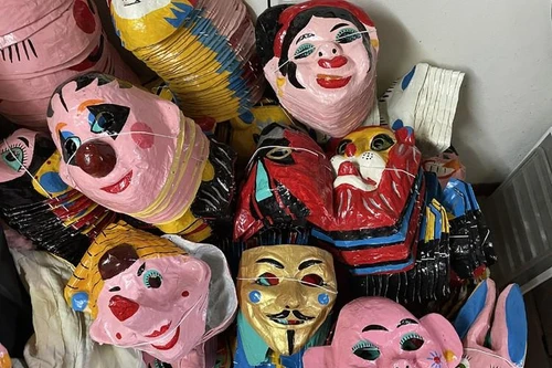 Người giữ nghề làm mặt nạ giấy bồi ở Hà Nội