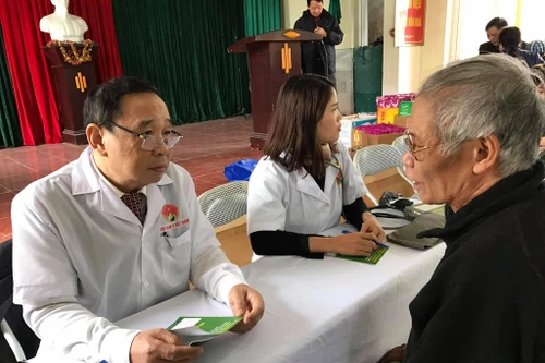 Điều trị sốt xuất huyết bằng châm cứu phải đúng thời điểm và đúng kỹ thuật