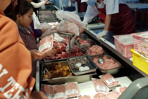 Nghịch lý giảm giá xăng, tăng giá hàng tiêu dùng