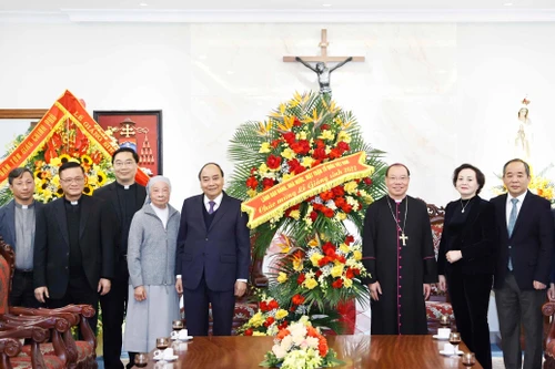 Chủ tịch nước chúc mừng Giáng sinh Tổng Giáo phận Hà Nội và Ủy ban Đoàn kết Công giáo Việt Nam 