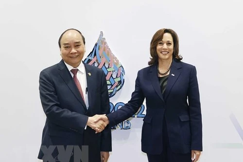 Chủ tịch nước Nguyễn Xuân Phúc gặp Phó Tổng thống Mỹ Kamala Harris 