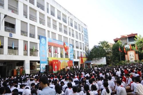 Học sinh Hà Nội hào hứng hưởng ứng Ngày pháp luật Việt Nam