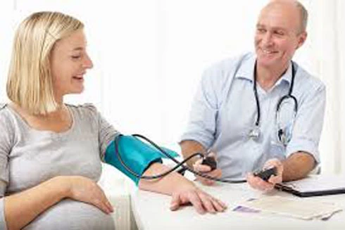 Phụ nữ bị huyết áp cao dễ sinh con trai