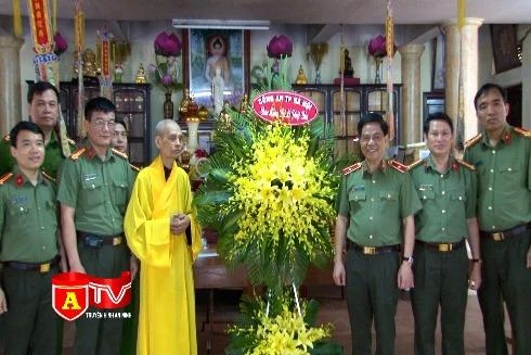 CATP Hà Nội chúc mừng Đại lễ Phật đản Pháp chủ Giáo hội Phật giáo Việt Nam