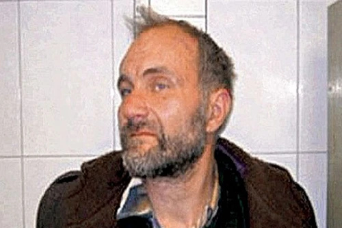 Sở thích rùng rợn của kẻ tâm thần chuyên đào xác người chết