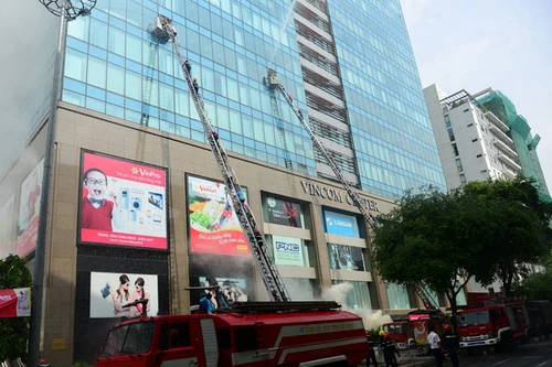 Diễn tập chữa cháy và cứu nạn - cứu hộ quy mô lớn tại Vincom Center Đồng Khởi