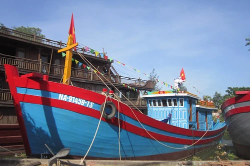 Tàu cá trị giá gần 8 tỷ đồng tại Nghệ An chuẩn bị vươn khơi