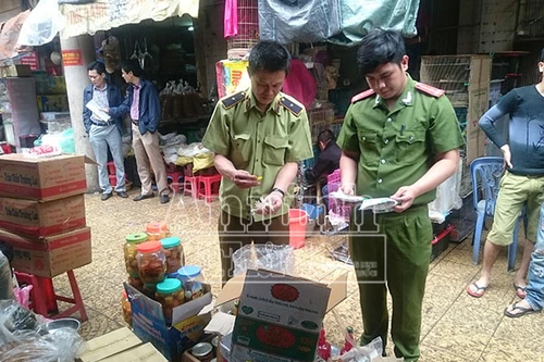 Người tiêu dùng bị đánh lừa bởi chiêu trò của tiểu thương