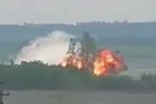 Video máy bay quân sự Nga rơi, nổ tung thành quả cầu lửa