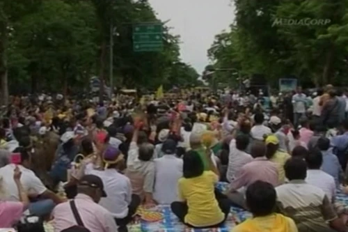 Quốc hội Thái Lan hỗn loạn vì luật hòa giải