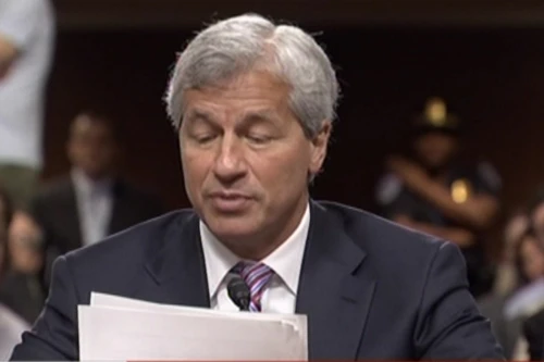 CEO Ngân hàng JPMorgan Chase xin lỗi vì thua lỗ lớn