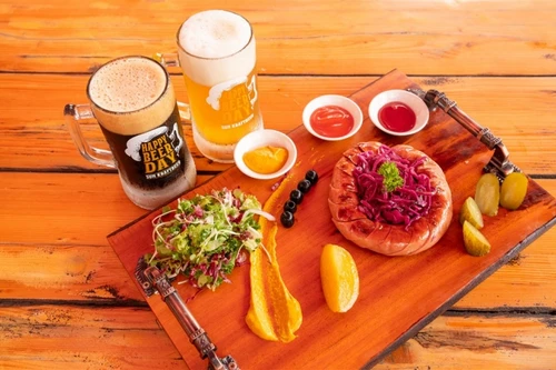 Ba Na Hills mời chuyên gia ẩm thực Đức để 'chuẩn hóa' sản phẩm xúc xích đặc trưng