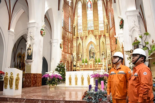 EVNHANOI đảm bảo cấp điện an toàn, liên tục trong dịp lễ Noel