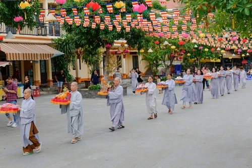 Mừng lễ Vía Bà, núi Bà Đen tổ chức chợ Lá, dâng đăng trong 2 ngày 31/5 và 1/6