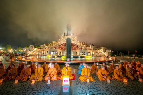Vesak 2025: Lễ thắp nến cầu nguyện hoà bình sẽ tổ chức vào ngày 8/5/2025 tại núi Bà Đen