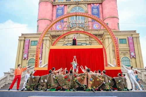 Phù thủy xiếc Tuấn Lê và những show diễn ‘thiết kế may đo’ cho Ba Na Hills