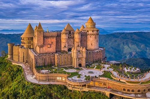 Khám phá những bí mật tại Lâu đài Mặt trăng trên đỉnh Bà Nà Hills