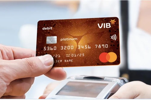 Cách VIB bảo vệ toàn diện cho chủ thẻ quốc tế phát hành nhanh