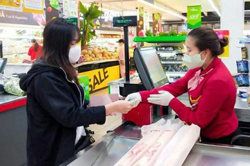 Nhân viên bán lẻ tiếp xúc rủi ro cao cần được ưu tiên tiêm vaccine sớm?