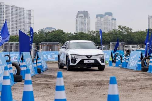 Mang xe xăng cũ, đổi xe điện mới, người dùng khẳng định: 'Thời điểm lý tưởng để chuyển đổi là bây giờ'