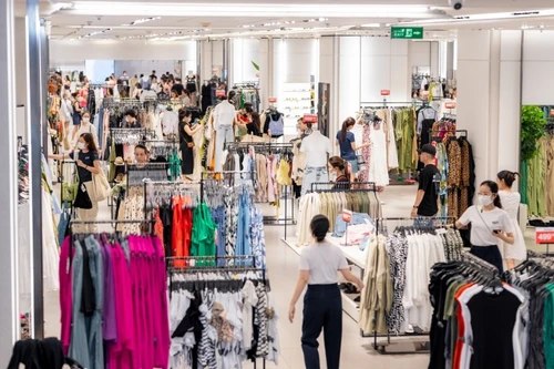 Sự kiện mua sắm lớn nhất năm Vincom Red Sale 2024 khuynh đảo thị trường bán lẻ