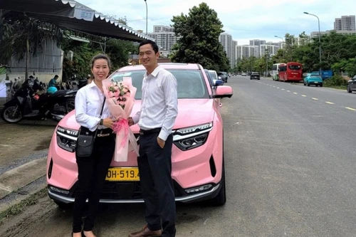 Nữ tài xế Xanh SM: Thêm cả thu nhập, cả niềm vui từ khi lái taxi điện