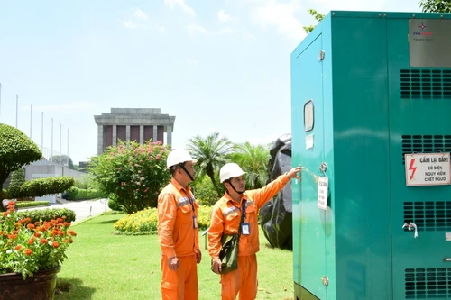 Thợ điện Thủ đô ‘trực chiến’ đảm bảo nguồn điện cho các sự kiện nhiệm vụ A80