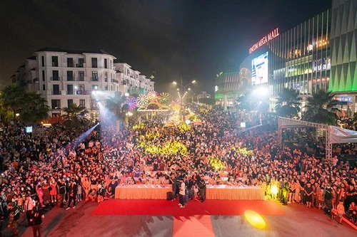 Mở phố ẩm thực xuyên đêm ở ‘Quận Ocean’