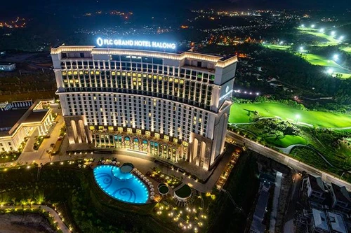 Chơi golf bên vịnh biển đẹp nhất châu Á: “hội nghiện golf” không thể bỏ qua