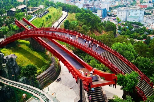 Du xuân qua ba miền đất nước cùng cặp đôi 'Yêu nhầm bạn thân'