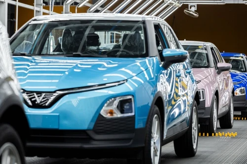 Khách Việt sốt sắng trước cơ hội vàng sở hữu ‘xe quốc dân’ VF 5 Plus