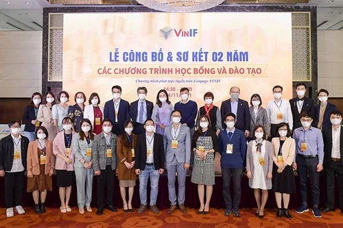 Vingroup trao 40 tỷ đồng học bổng đào tạo 300 Thạc sĩ, Tiến sĩ trong nước