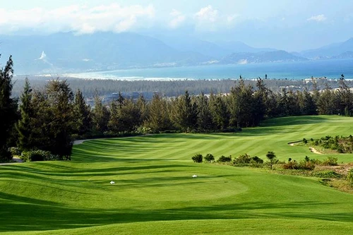 Hội mê golf truyền tai nhau những điểm check-in siêu hot hè này