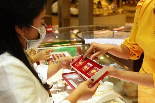 Đầu tư vào đâu khi vàng “nhảy múa”, lãi suất tiết kiệm sụt giảm?