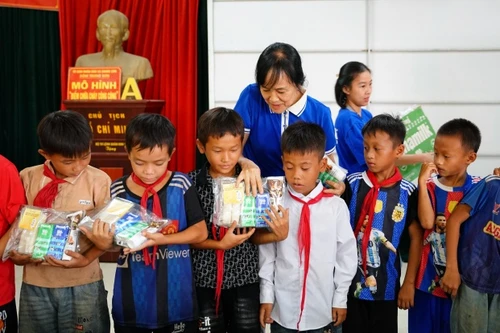 Vinamilk tổ chức nhiều hoạt động Trung thu cho trẻ em mọi miền