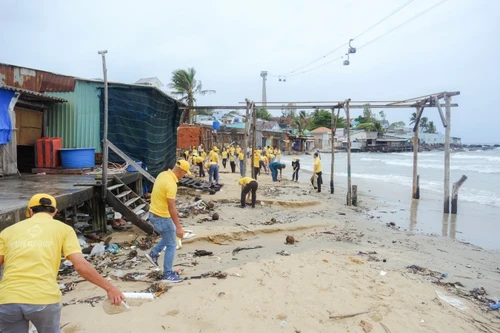 Phú Quốc – làm sao để xử lý rác ‘từ trên trời rơi xuống’?