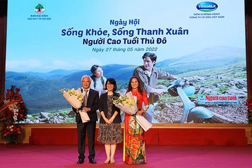 Vinamilk đồng hành cùng người cao tuổi lan toả thông điệp ‘Sống khoẻ, sống thanh xuân’