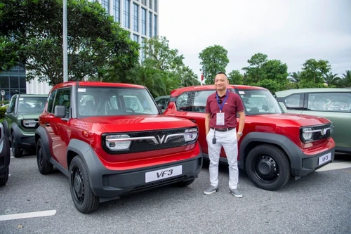 Khách hàng ‘mất ngủ’ vì háo hức nhận những chiếc VinFast VF 3 đầu tiên