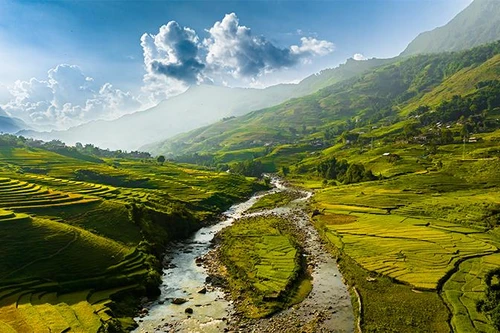 Rộn ràng lễ hội trong mùa vàng đẹp nhất năm ở Sa Pa