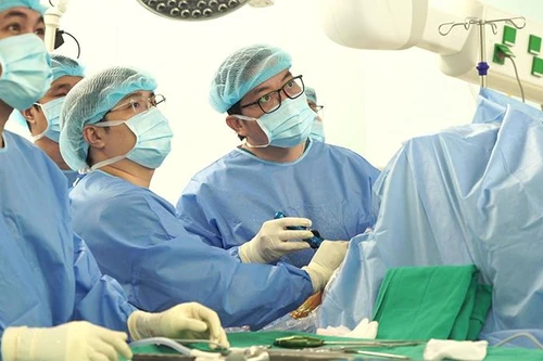 Ca phẫu thuật chấn thương vai của thủ môn Văn Toản thành công tốt đẹp