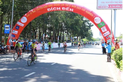 Number 1 Chanh, Dâu tiếp sức vận động viên tại chặng 3 Giải xe đạp truyền hình Bình Dương lần thứ IX