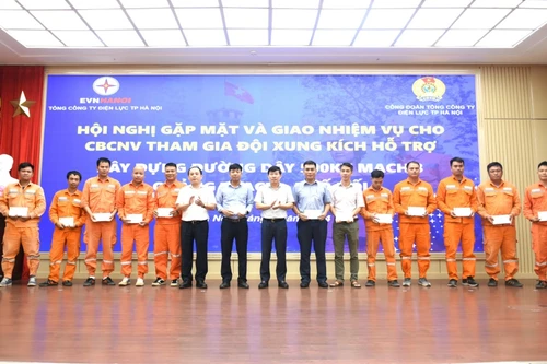 EVNHANOI chi viện Đội xung kích 200 kỹ sư, công nhân cho Dự án 500kV mạch 3