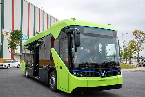 Vingroup chính thức chạy thử nghiệm xe buýt điện VinFast