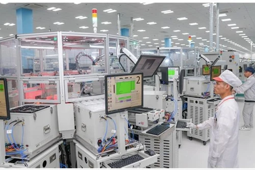 Điện thoại Việt 'lên kệ' tại Mỹ: Kiểm chứng năng lực sản xuất công nghệ Việt Nam