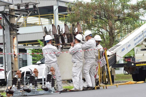 'Đội Hotline'- lực lượng đặc biệt của EVNHANOI