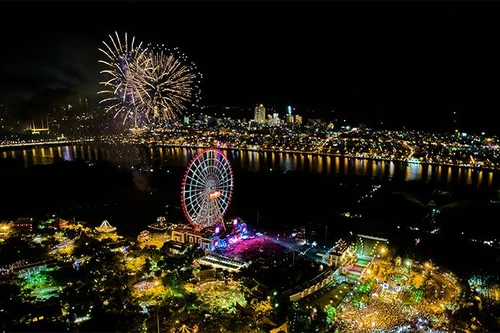 Đại nhạc hội Take me to the Sun - bữa tiệc của âm nhạc, công nghệ và cảm xúc